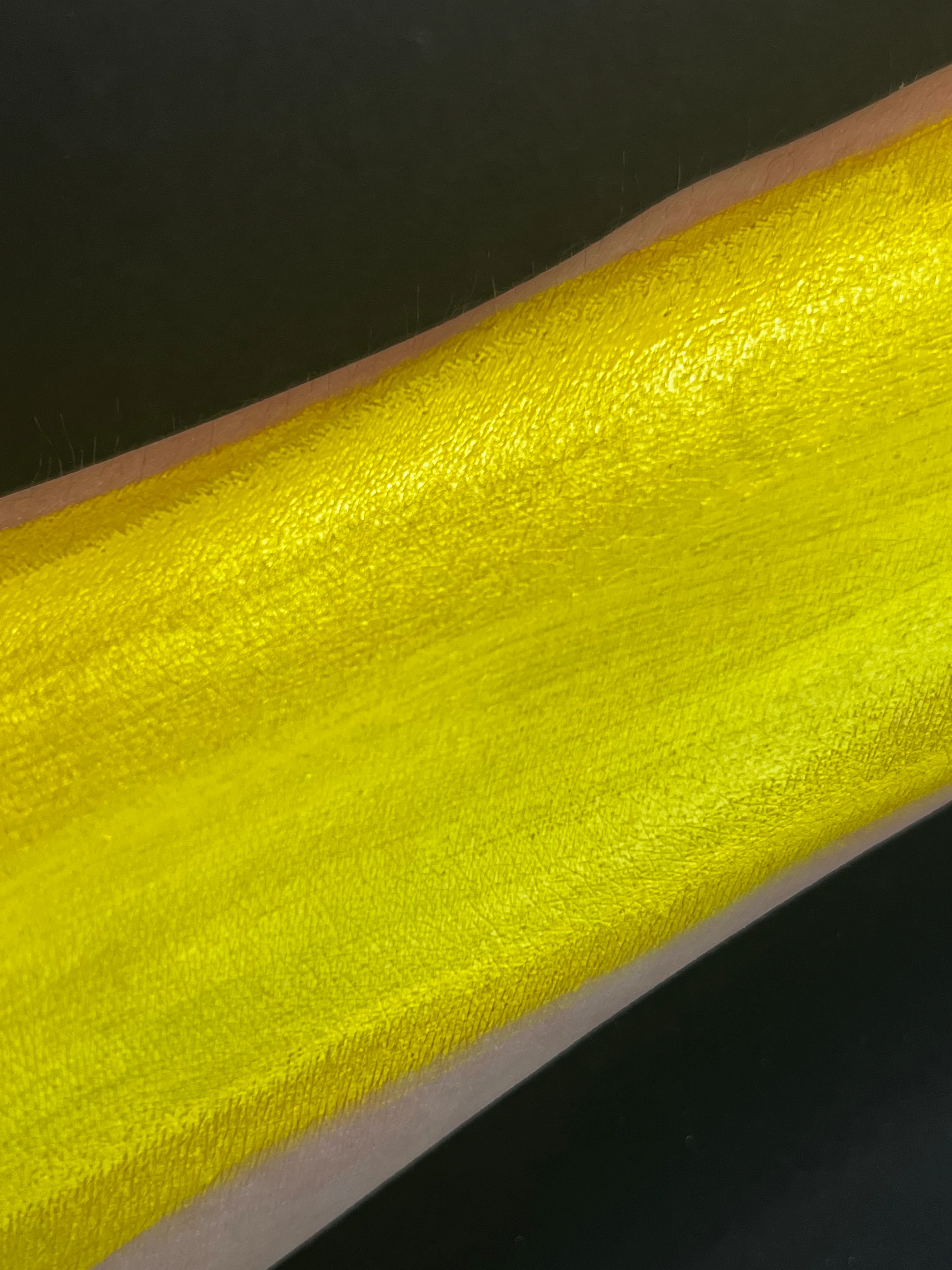 13 - Aureolin (Shiny Yellow) Water Activated Graphic Liner - Image 3