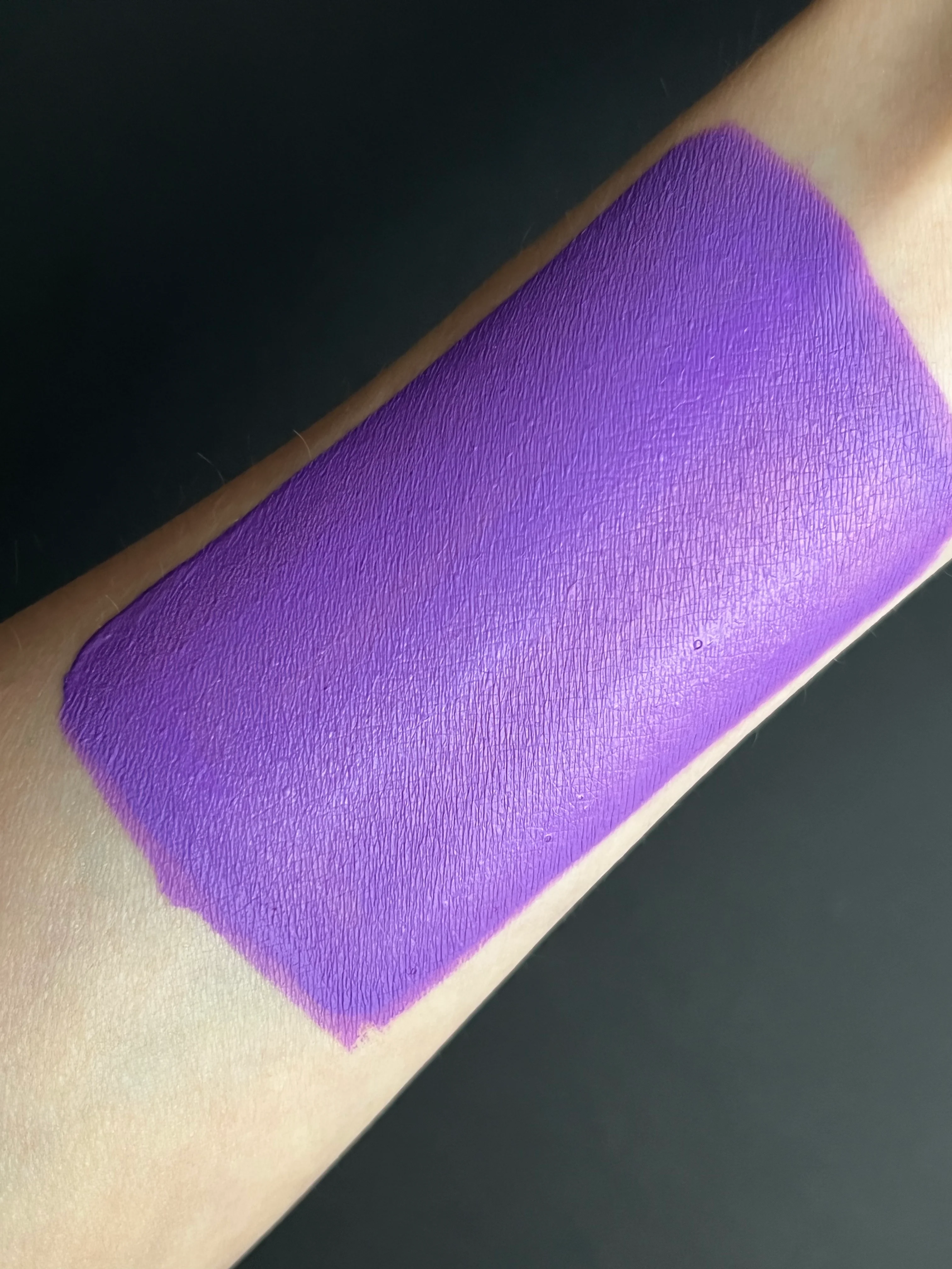 33 - Grape (Purple) Water Activated Graphic Liner - Image 3